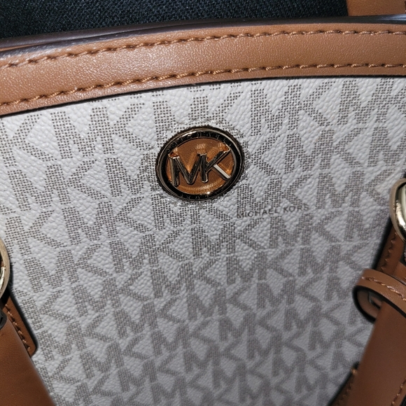 Purse/Bag/Satchel/Michael Kors - Picture 13 of 14